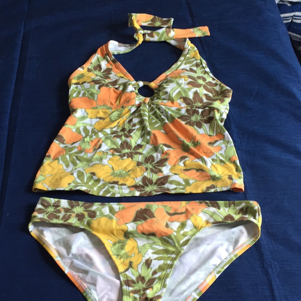 Tommy Bahama two piece Bathing suit 👙